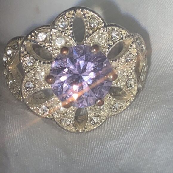 Gorgeous Purple & White Stone Sterling Silver Ring size 6 - Picture 9 of 10